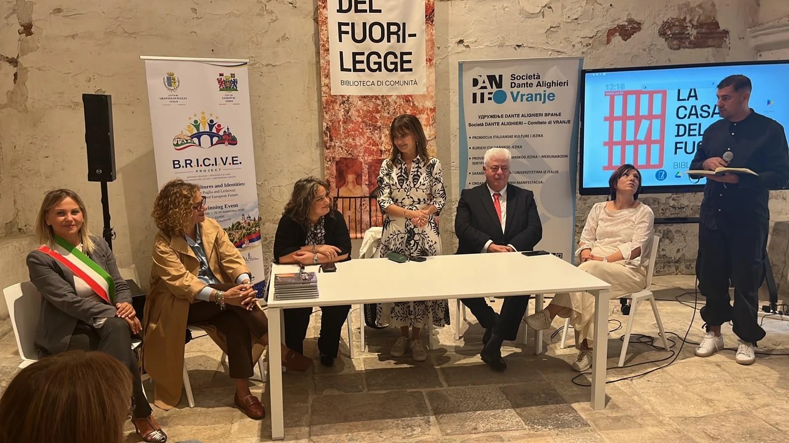 Incontro pubblico alla biblioteca La Casa del Fuorilegge