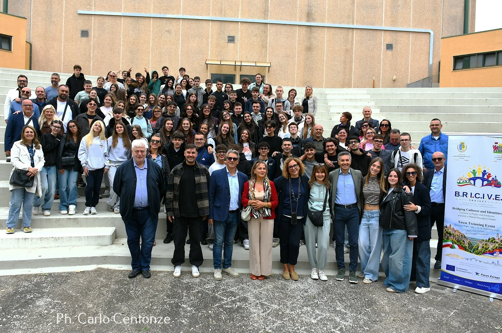 Foto di gruppo con scuole e delegazioni B.R.I.C.I.V.E. a Gravina in Puglia